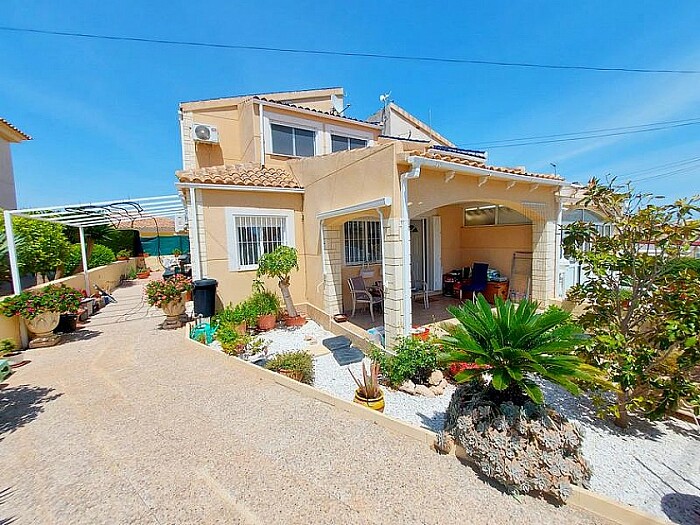 Semi detached villa in San Miguel
