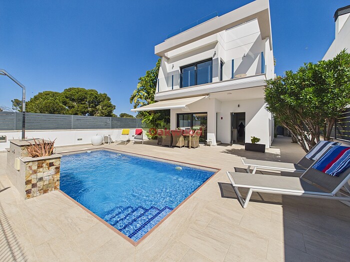 Detached Villa in Lo Romero Golf
