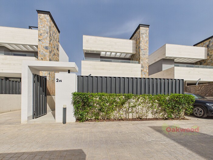 Detached Villa in Santa Rosalia Like & Resort